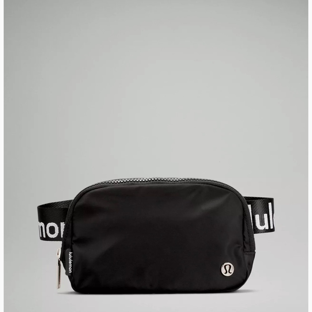 Lululemon Everywhere Belt Bag-LOGO